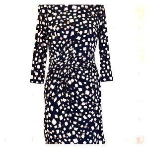 Super cute office dress!